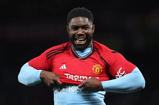 Micah Richards Winds Up Fans With T Shirt Message And More Man United